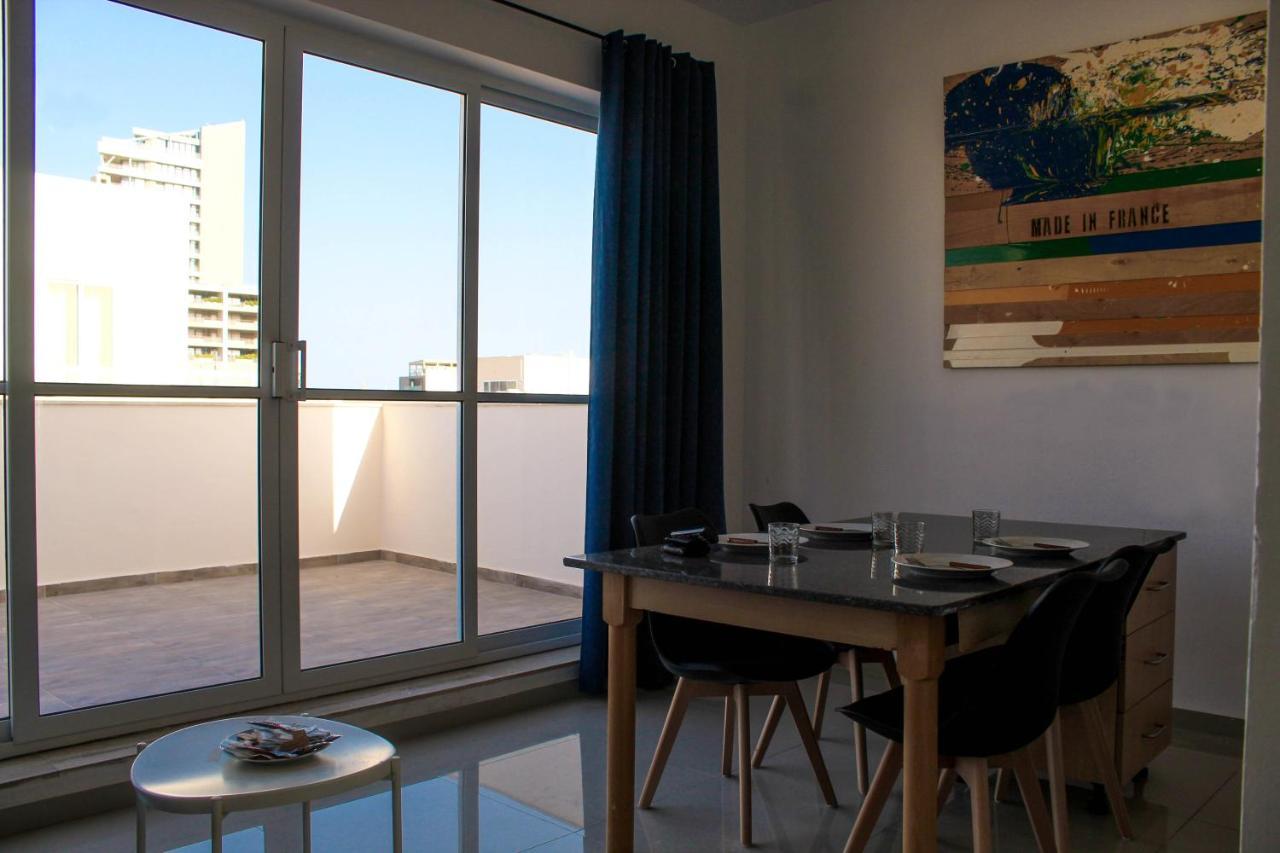Cityscape And Penthouses By Shortletsmalta Apartment